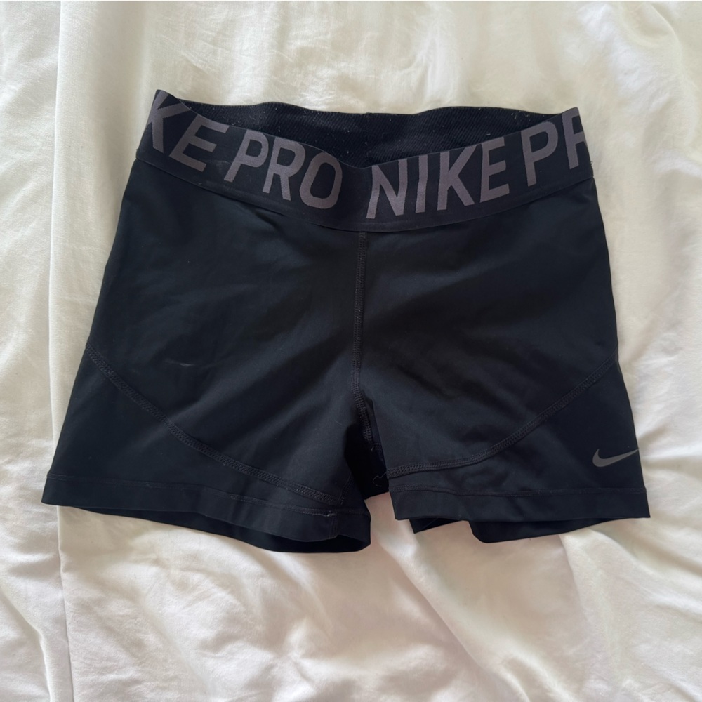 Nike Black Athletic Shorts Lightweight Performance Design